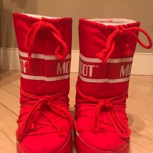 Red Tecnica Moon Boots